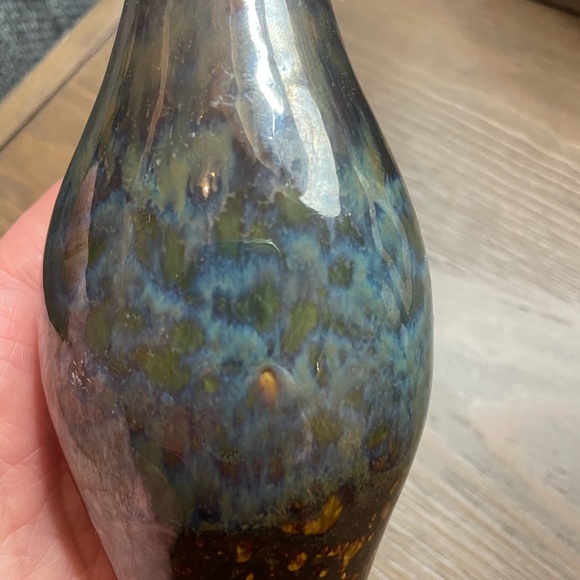 Three Hands Corp small vase - Picture 5 of 6